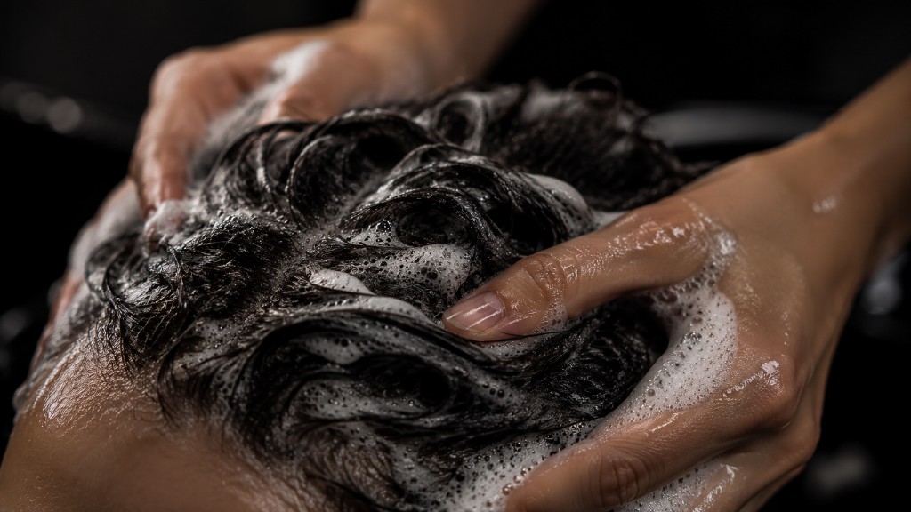 Haarwaesche im Salon Coiffure Dani
